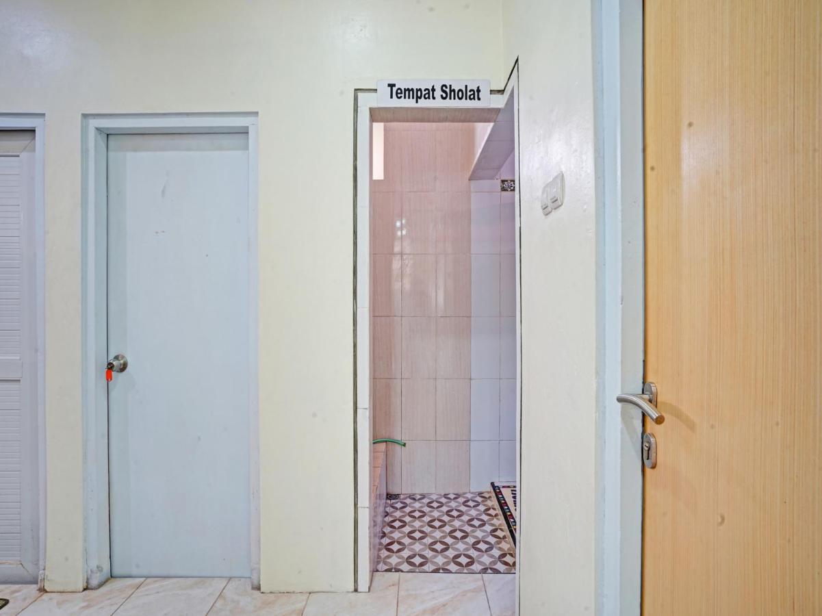 Oyo 90804 Oma Uti Homestay Syariah Yogyakarta Exterior foto